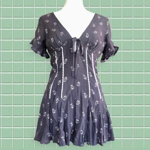 Delicate floral navy open